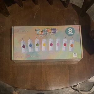Tie Dye Kit for Kids - 8 Vibrant Colors - Brand New Still Sealed